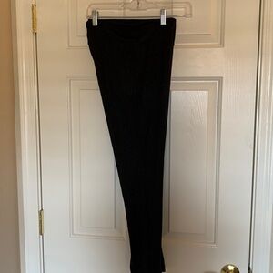 Like new Kirkland black subtle-pattern  workout pants high waistband size xl